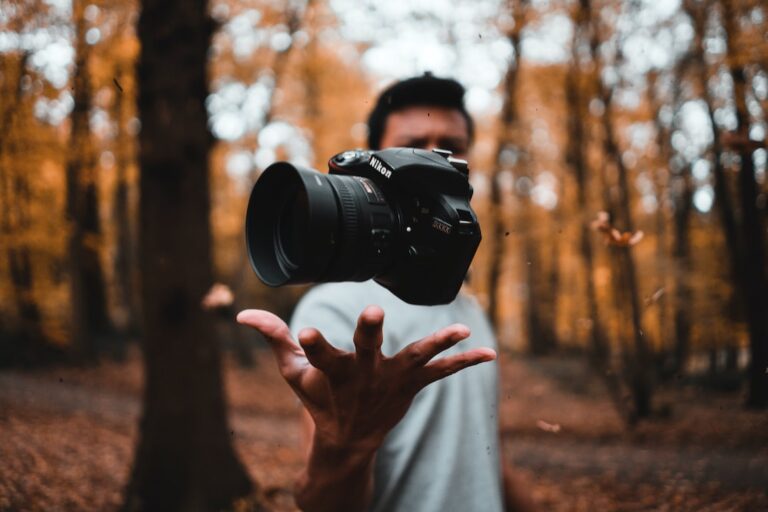 Sfaturi esențiale pentru alegerea fotografului potrivit pentru evenimentele tale