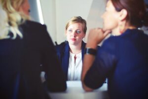 Inteligența artificială și viitorul muncii: Ce impact va avea AI asupra locurilor de muncă