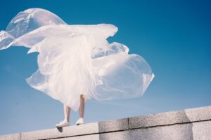 Modă Sustenabilă: Sfaturi pentru O Alegere Mai Ecologică în Industria Modei