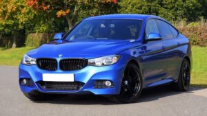 Viitorul Auto: Cum Tehnologia Conduce Drumul în Era Mobilității Sustenabile