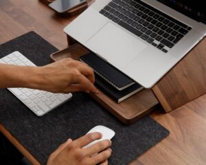 Cum să Îți Crești Productivitatea la Locul de Muncă: Sfaturi Practice pentru Succes