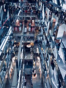 AI și automatizarea în sectorul retail: Cum să crești vânzările