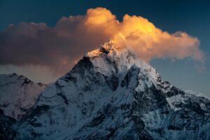 Cum să explorezi peisaje alpine spectaculoase