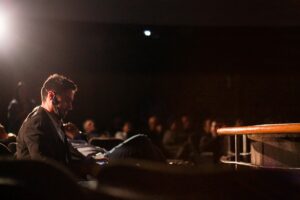 Cum să îți îmbunătățești abilitățile de prezentare în fața clienților