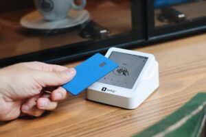 Ce să vinzi pe internet dacă vrei bani rapizi